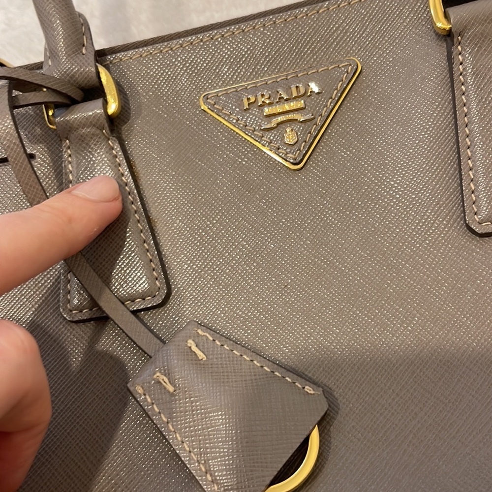 Small safiano galleria bag - Picture 13 of 16
